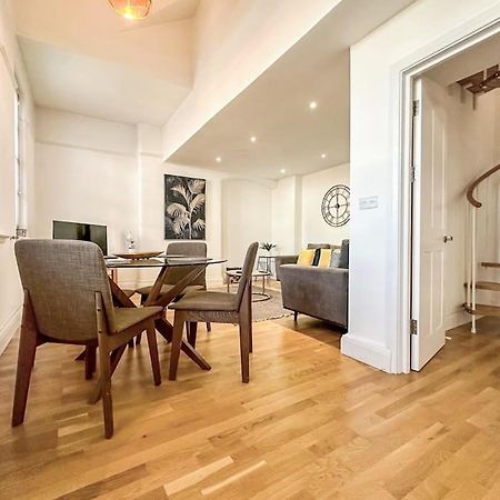 لندن Newly Refurbished Luxury 3 Bedroom Apartment المظهر الخارجي الصورة